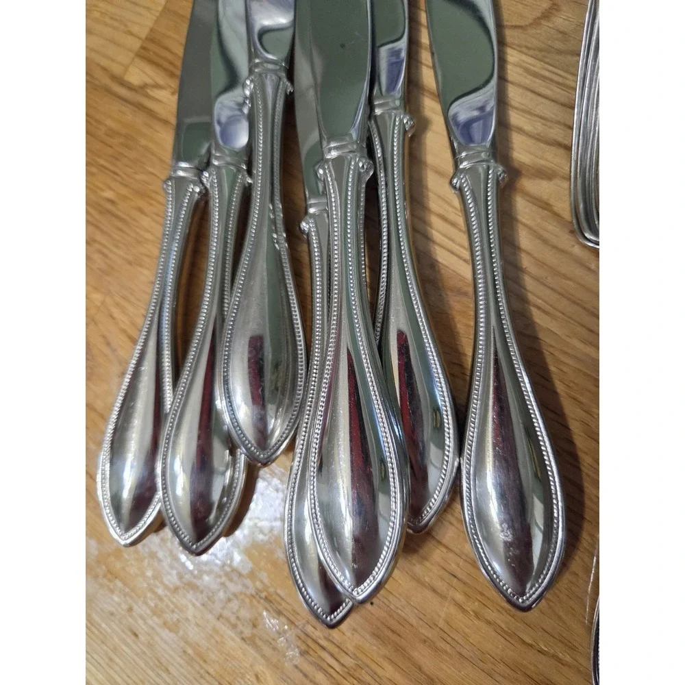 ONEIDA Stainless Arbor-American Harmony 37 Piece Stainless Set